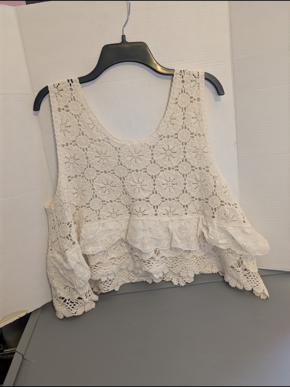 CCO !NEW! POL Cream Crochet Lace Tank with Scalloped Hem (Only 2 Left! ) - Picture 2 of 16